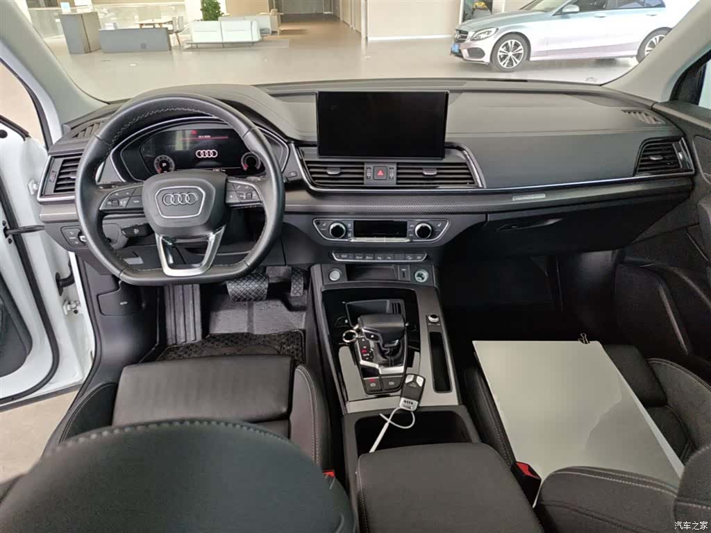 Audi Q5L, 2021 10