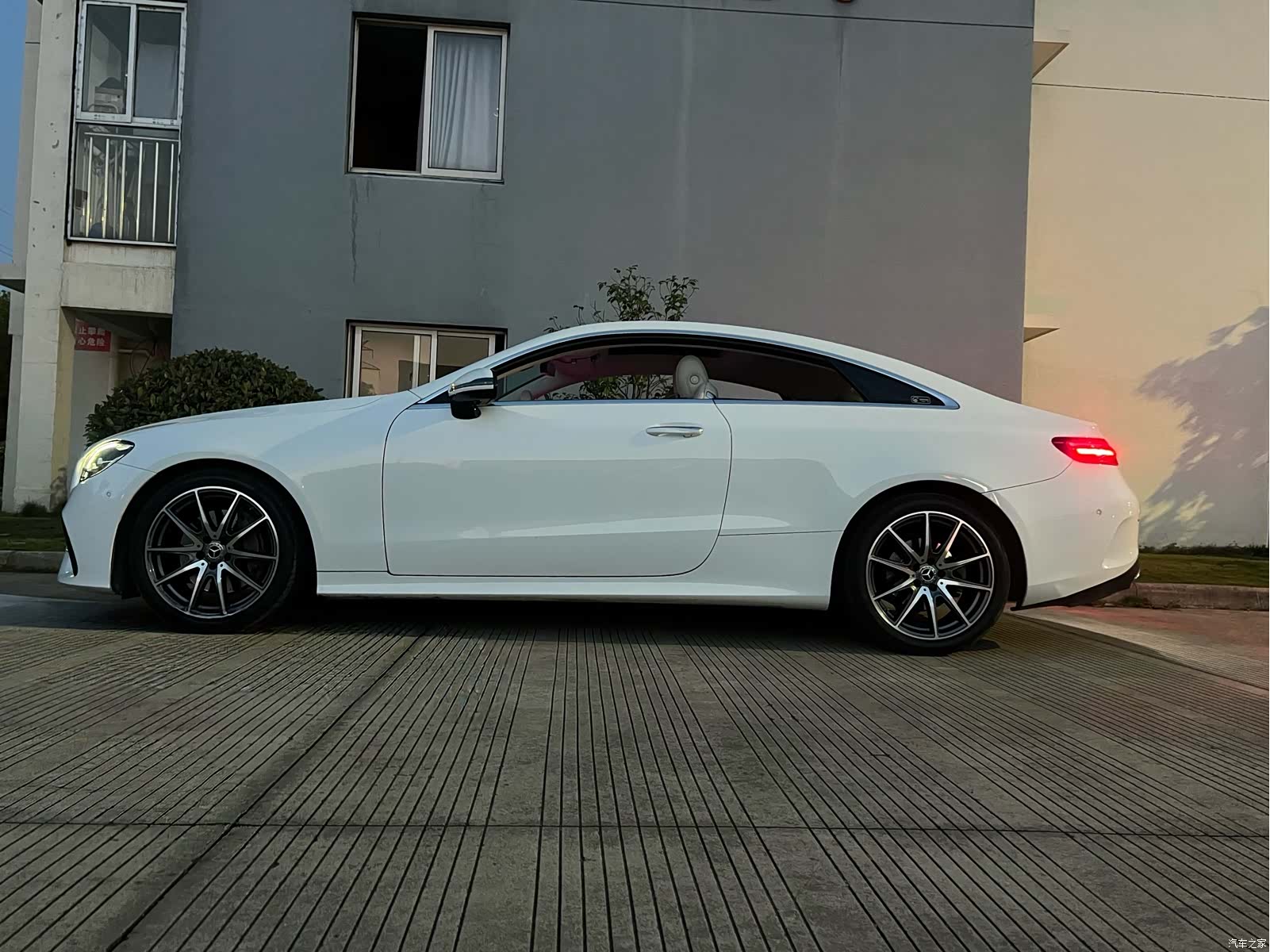 Mercedes-Benz E-Class, 2021 3