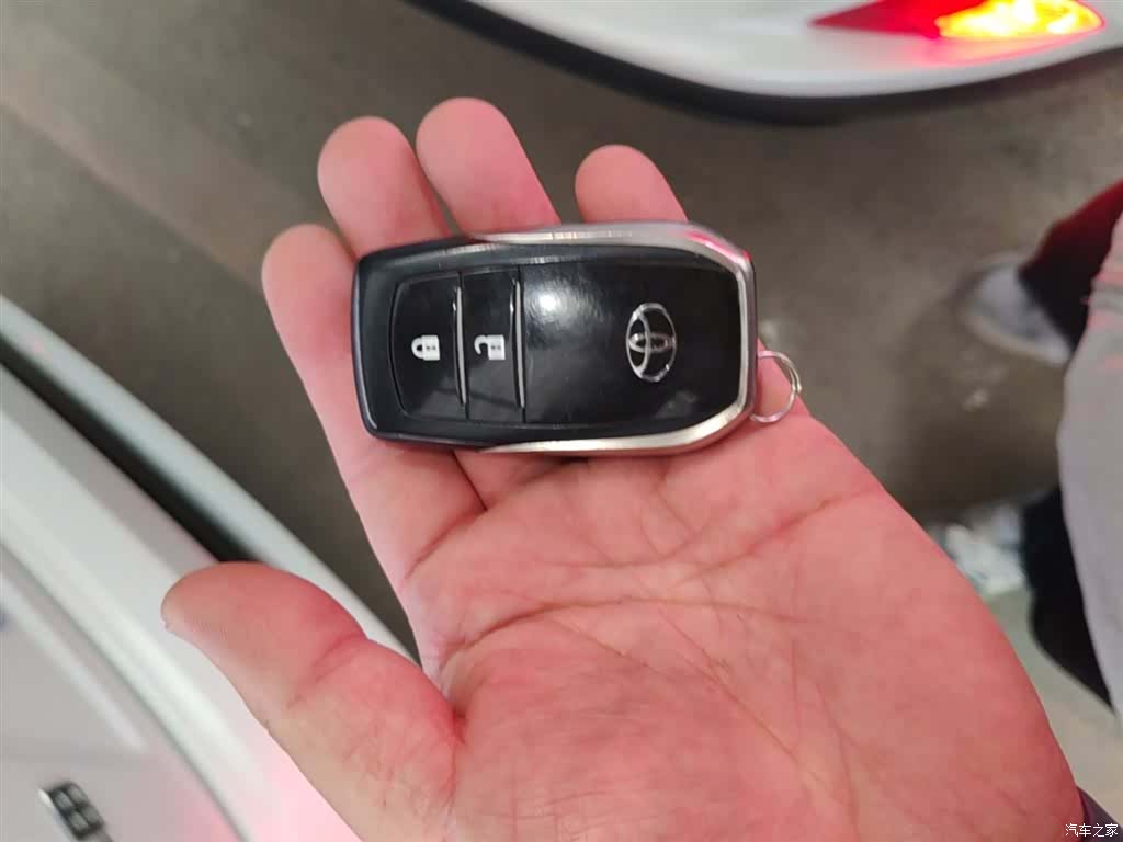 Toyota RAV4, 2017 9