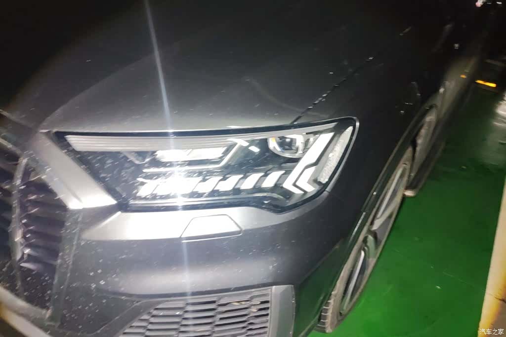 Audi Q7, 2020 все фото