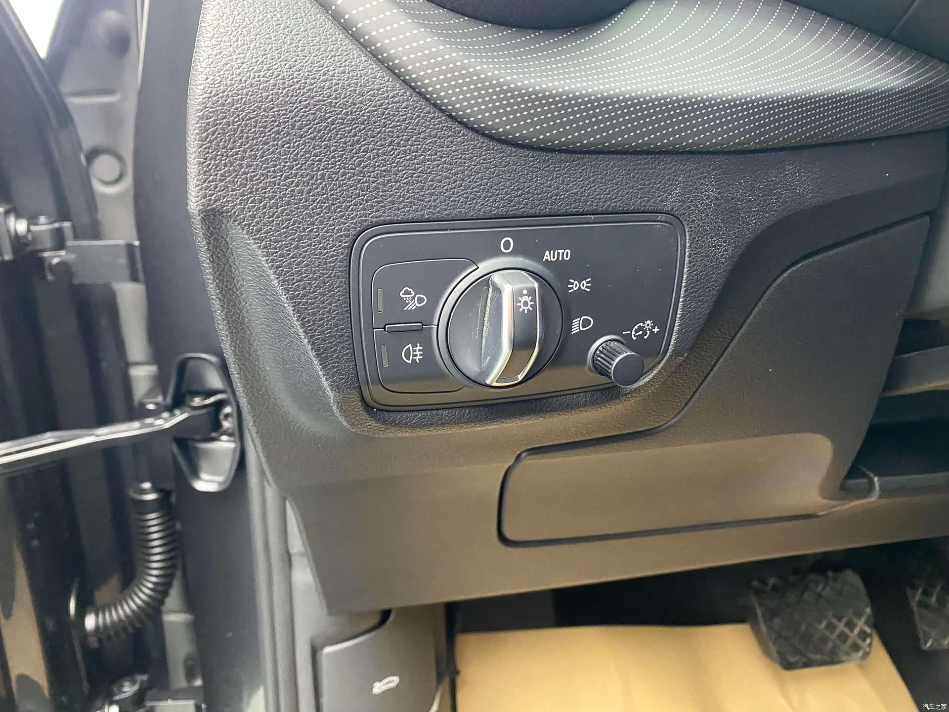 Audi Q2L, 2022 15