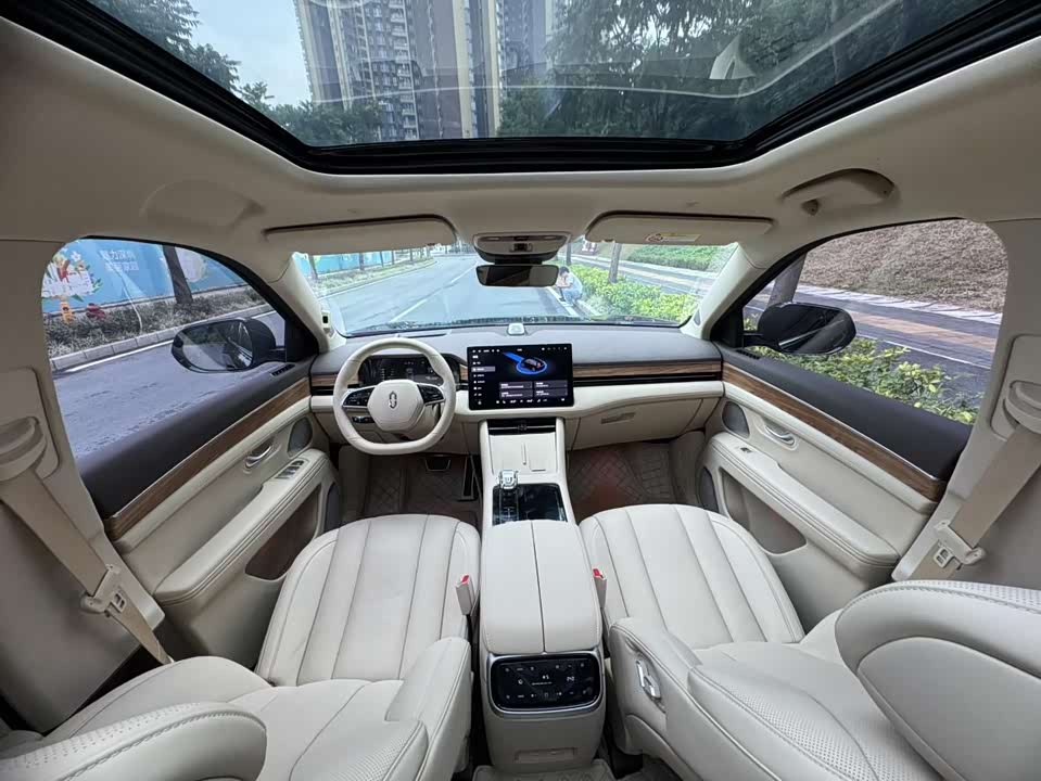 AITO Ask the world M7