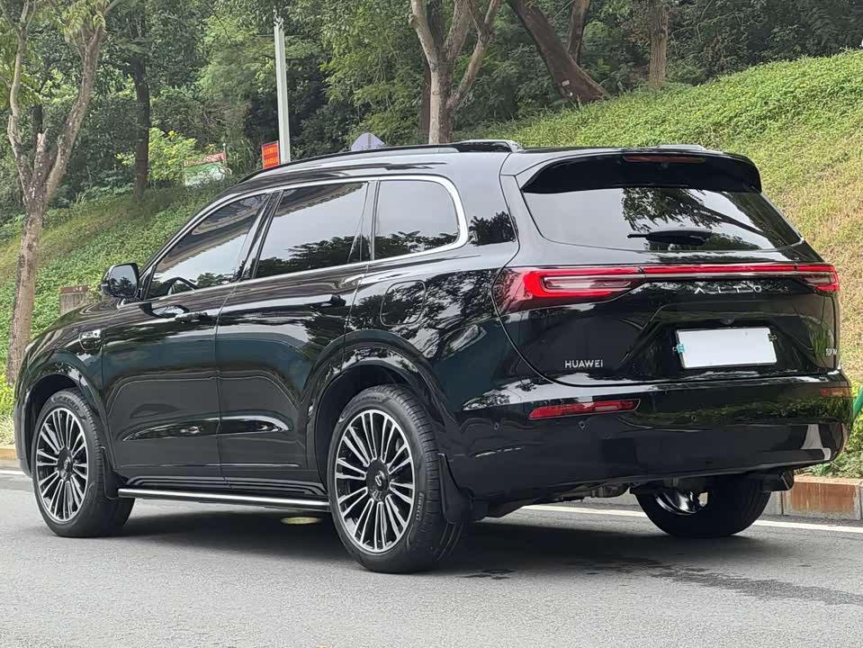 AITO Ask the world M7