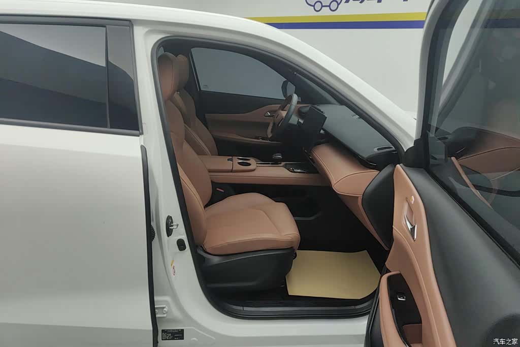 Changan UNI-Z, 2025 8