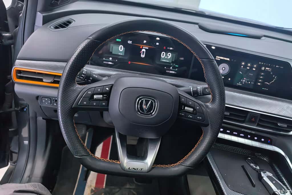 Changan UNI-T, 2022 15