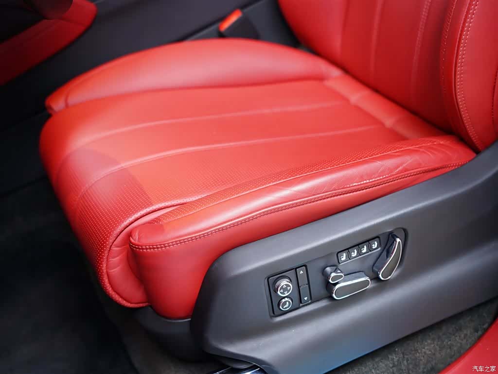 Bentley Bentayga, 2021 27