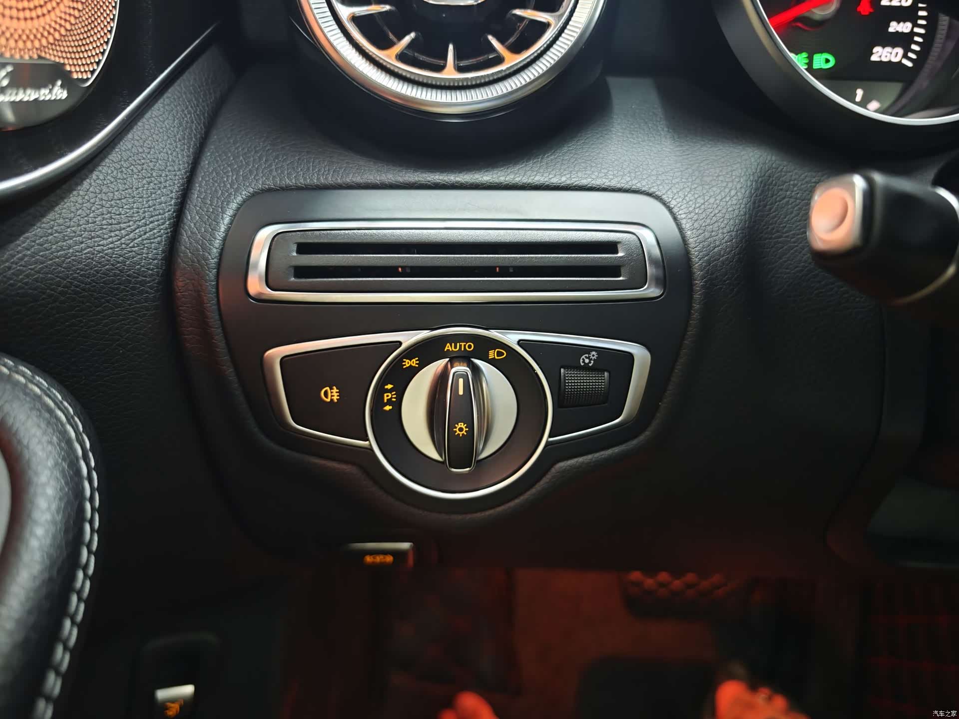 Mercedes-Benz C-Class, 2018 15