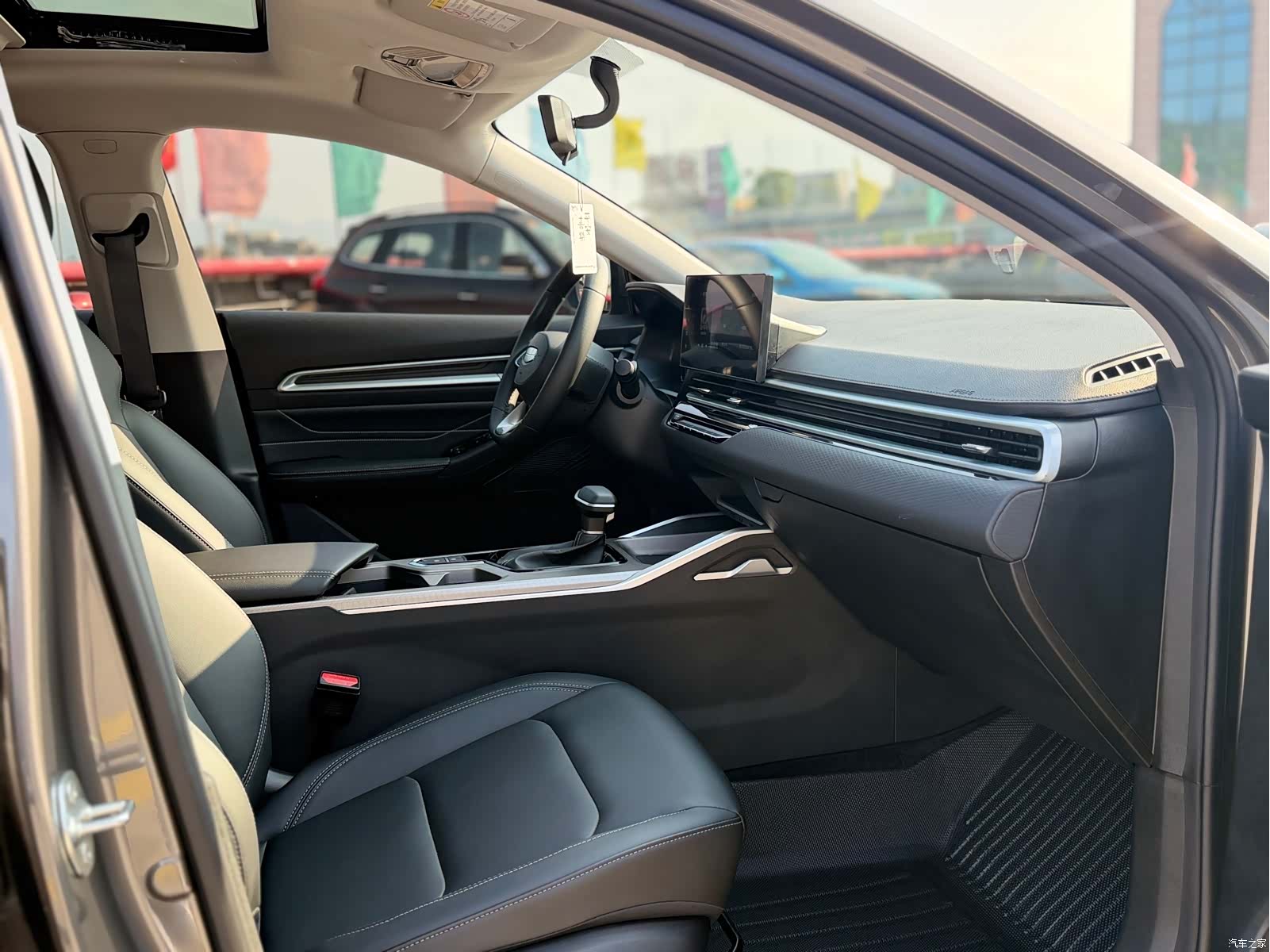 Geely Emgrand, 2024 13