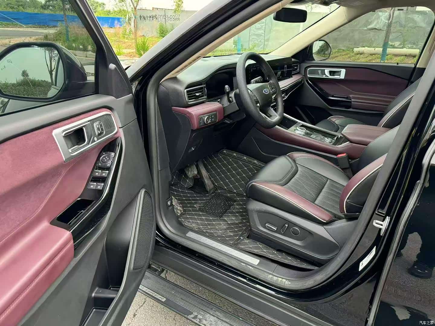 Ford Explorer, 2023 4