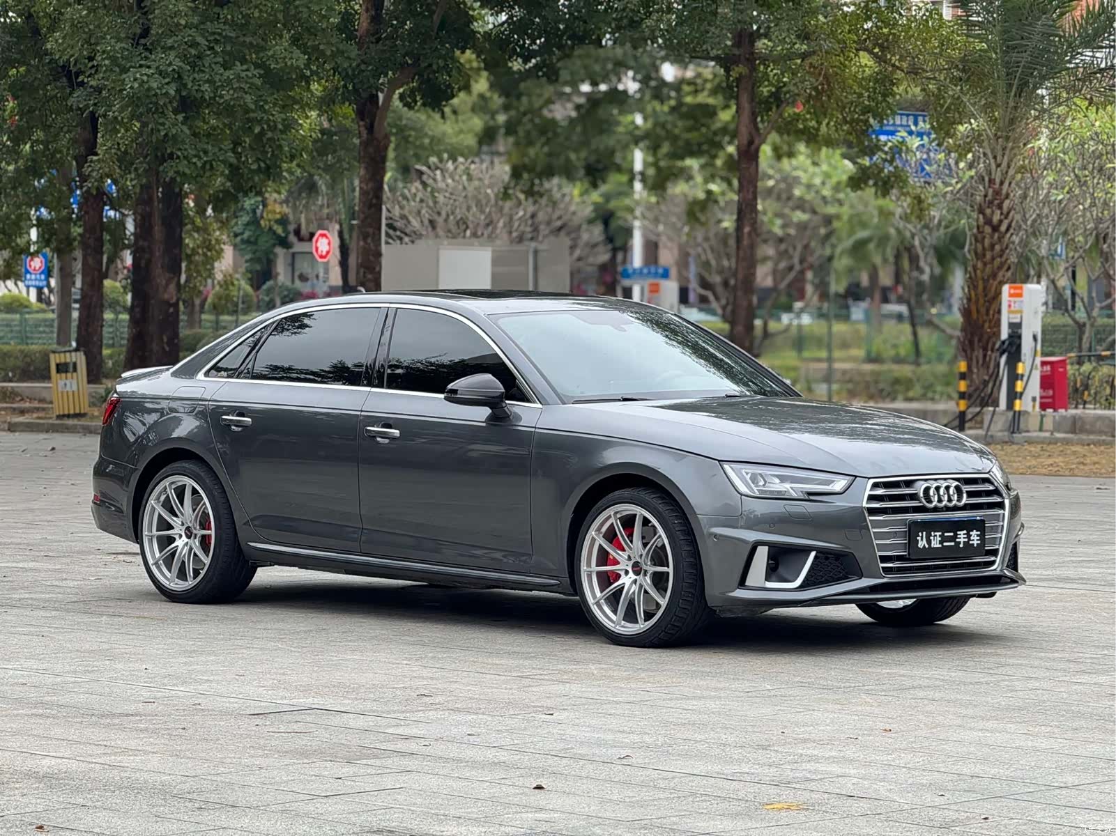Audi A4L, 2019 3