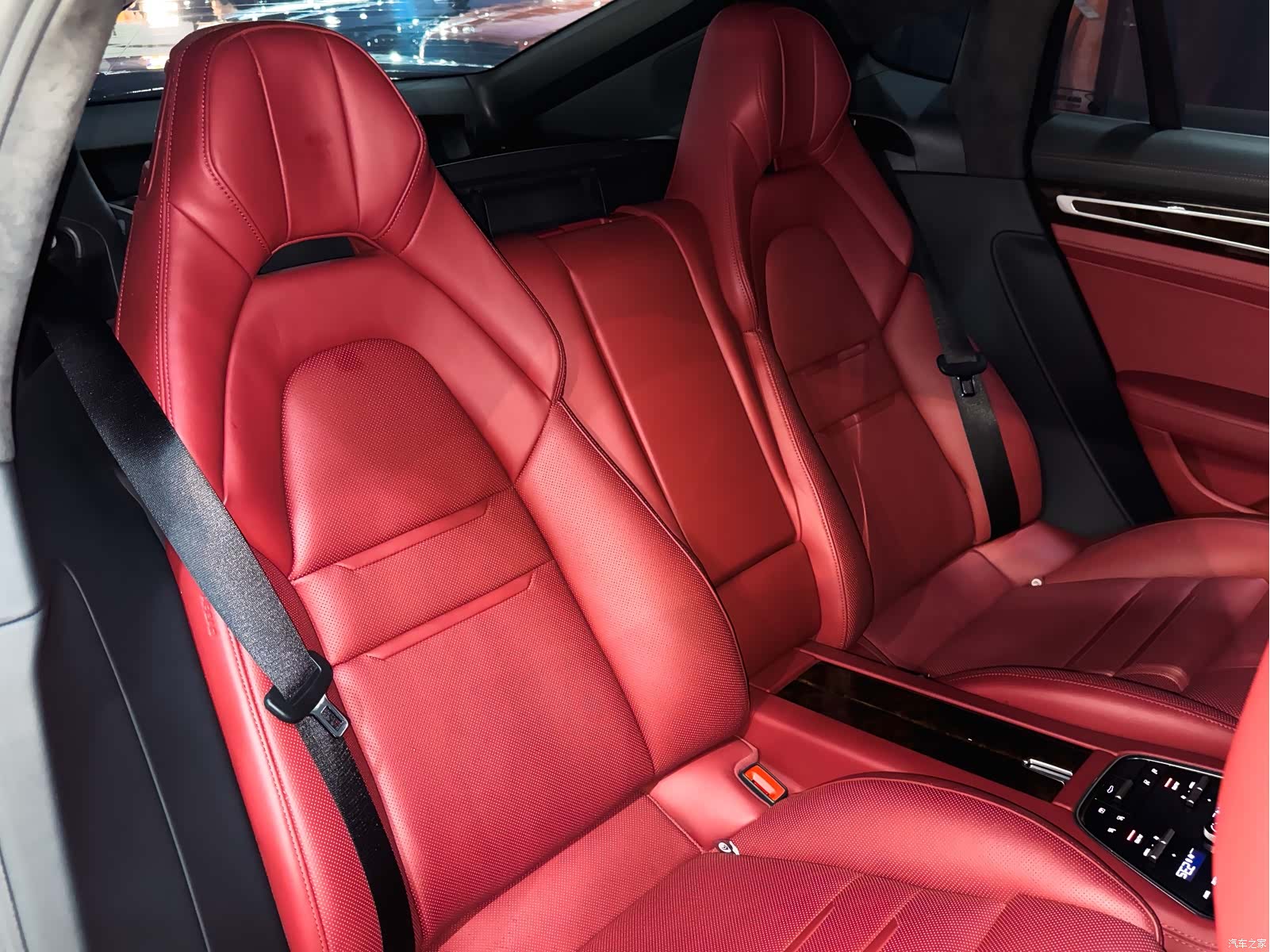 Porsche Panamera, 2022 25