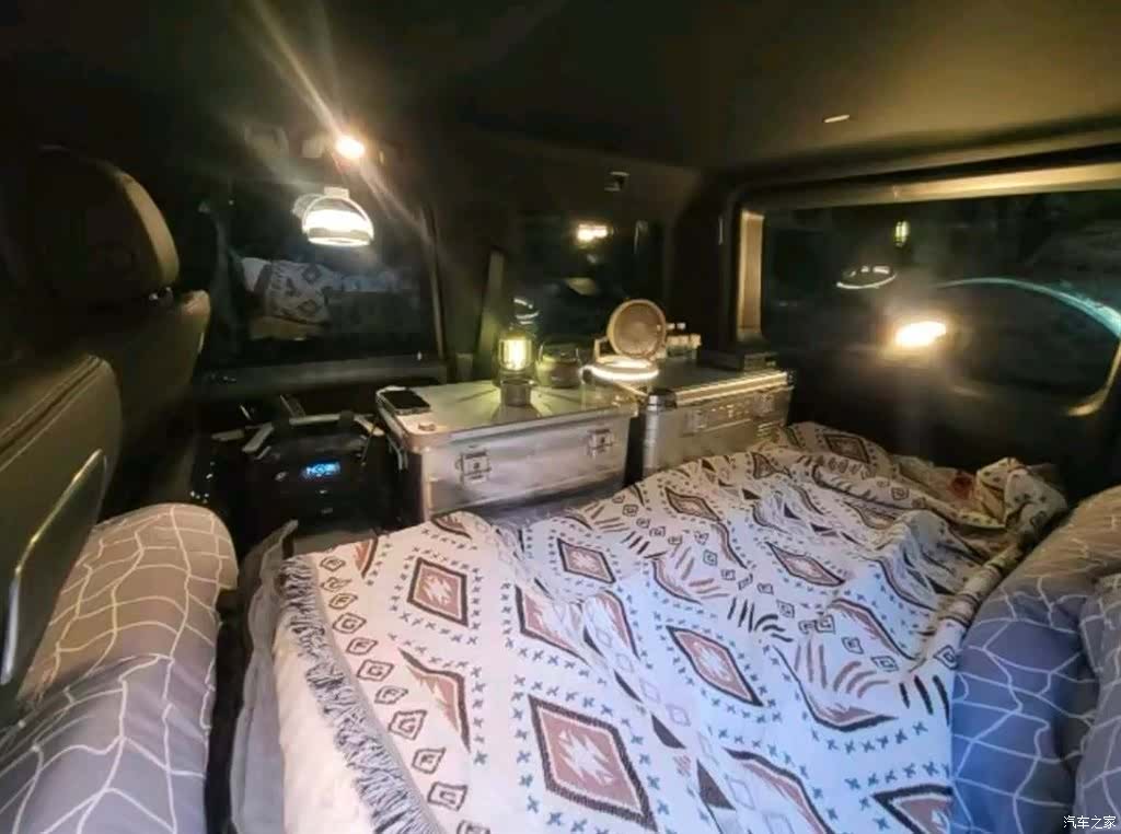 Mercedes-Benz G-Class, 2023 все фото