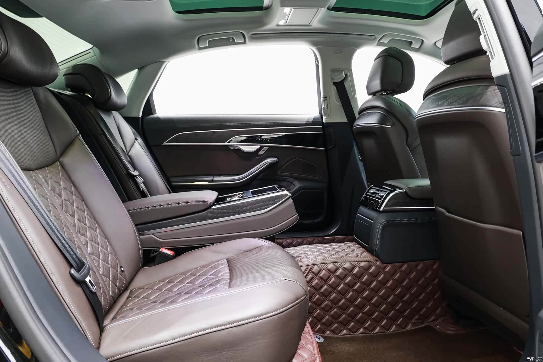 Audi A8L, 2024 11
