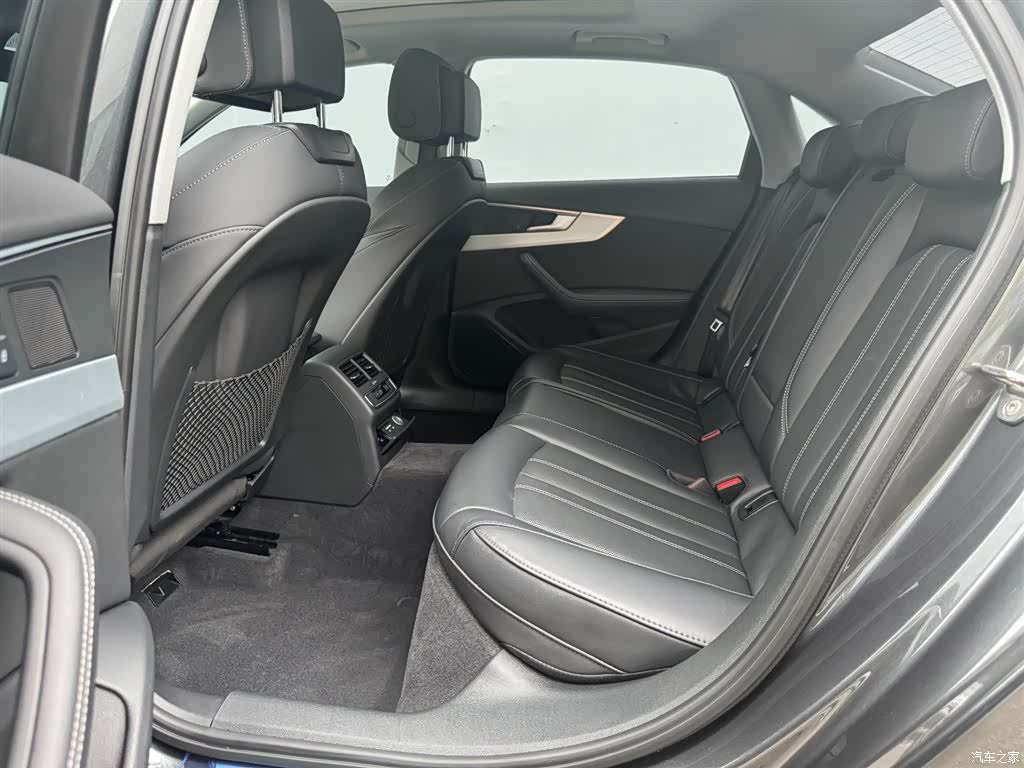 Audi A4L, 2023 15
