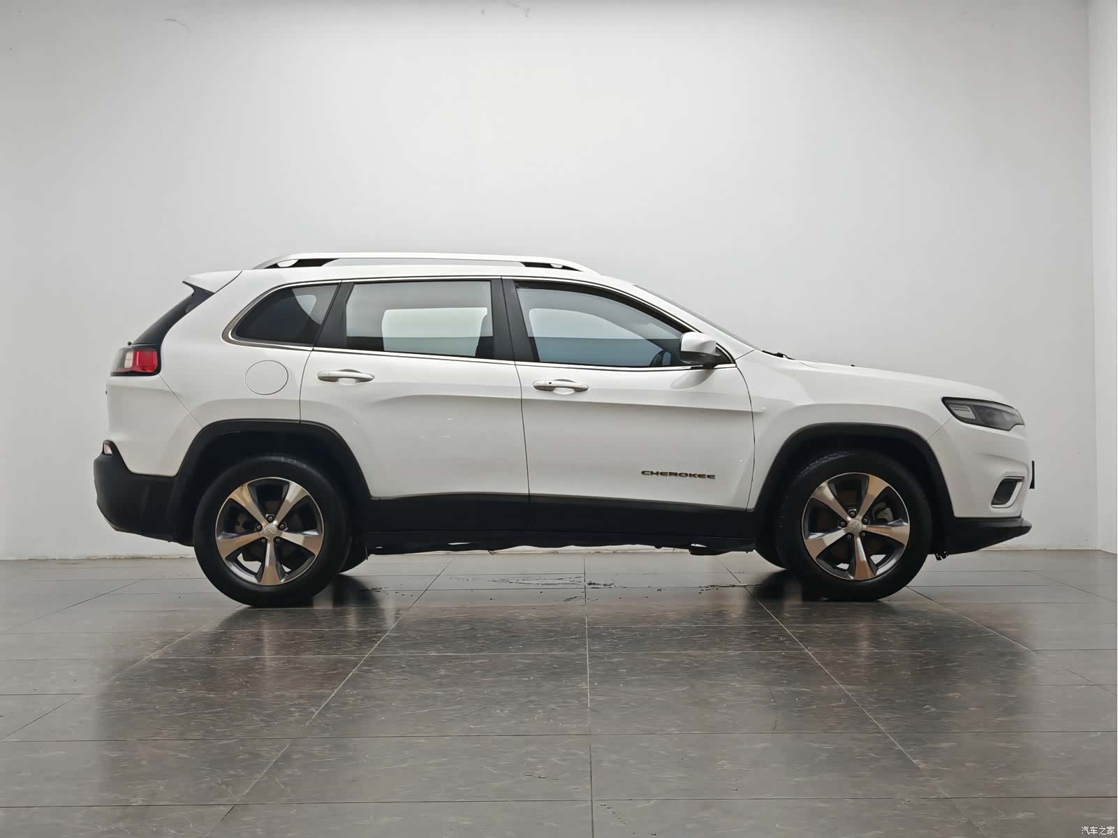 Jeep Cherokee, 2021 10