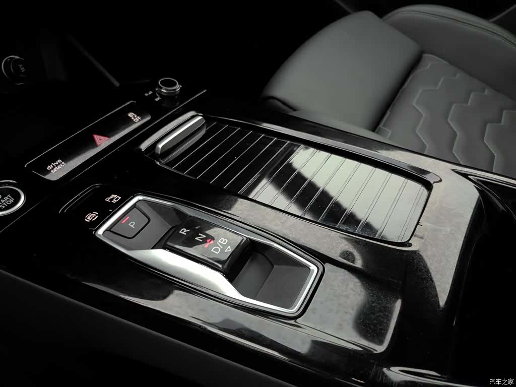 Audi e-tron, 2025 11