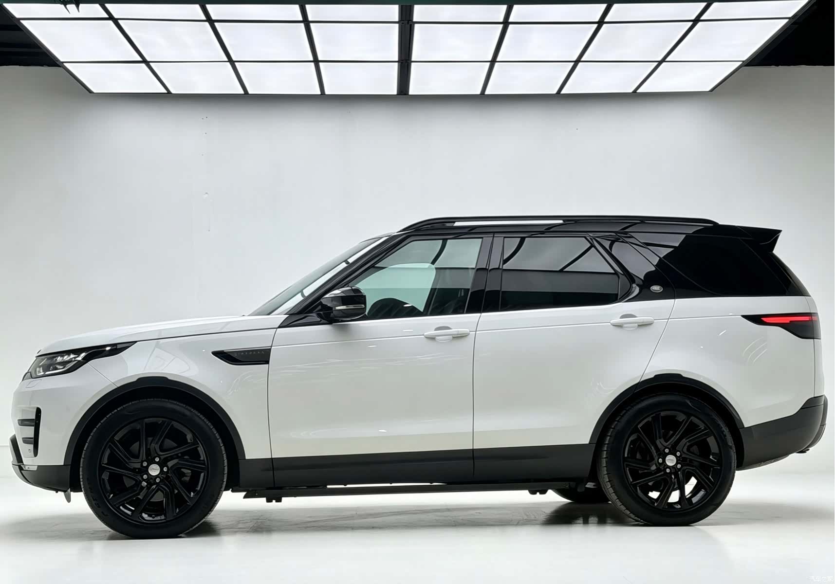 Land Rover Discovery, 2018 3