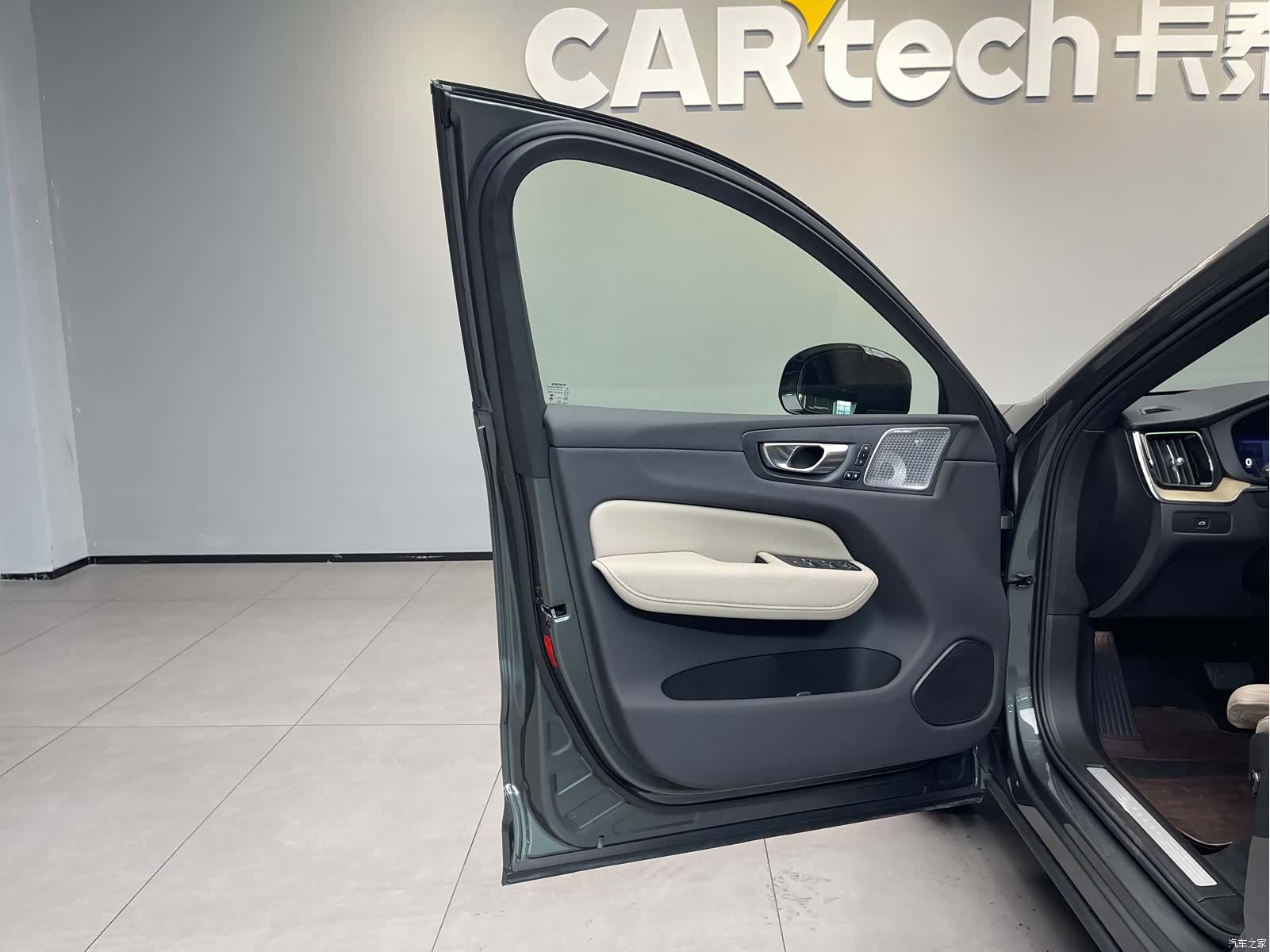 Volvo XC60, 2025 30