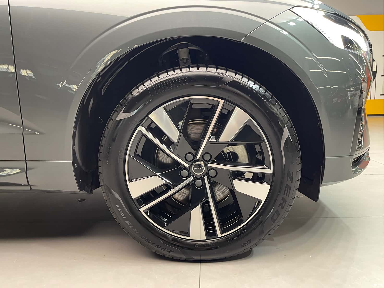 Volvo XC60, 2025 28
