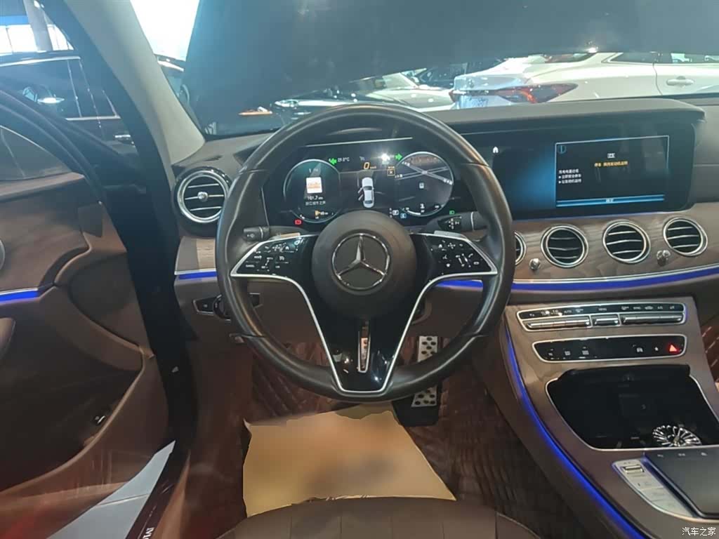 Mercedes-Benz E-Class, 2023 11