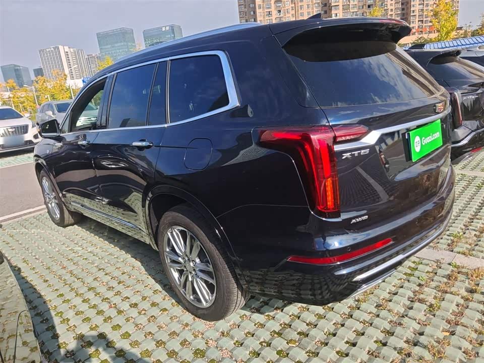 Cadillac XT6