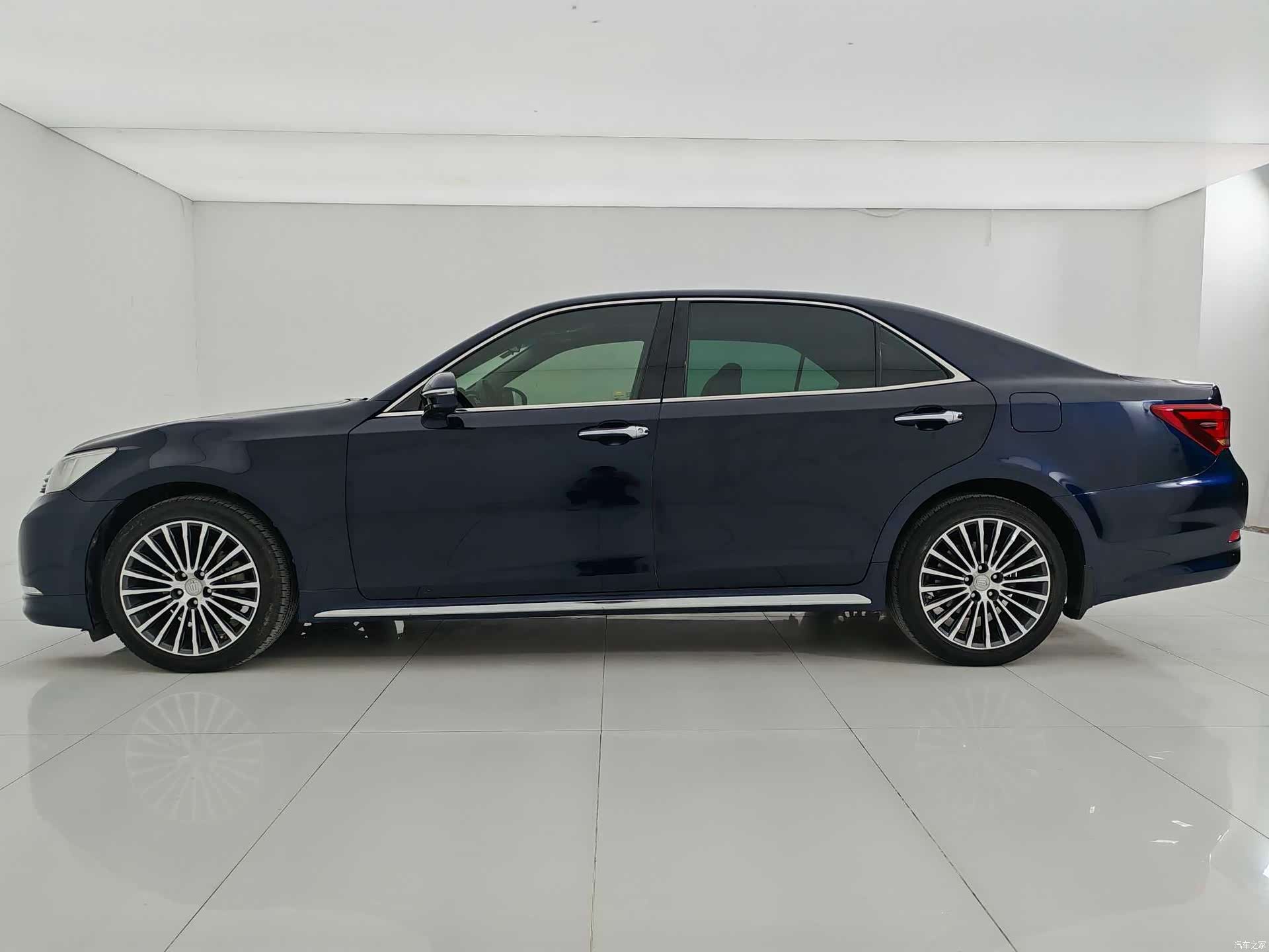 Toyota Crown, 2018 14
