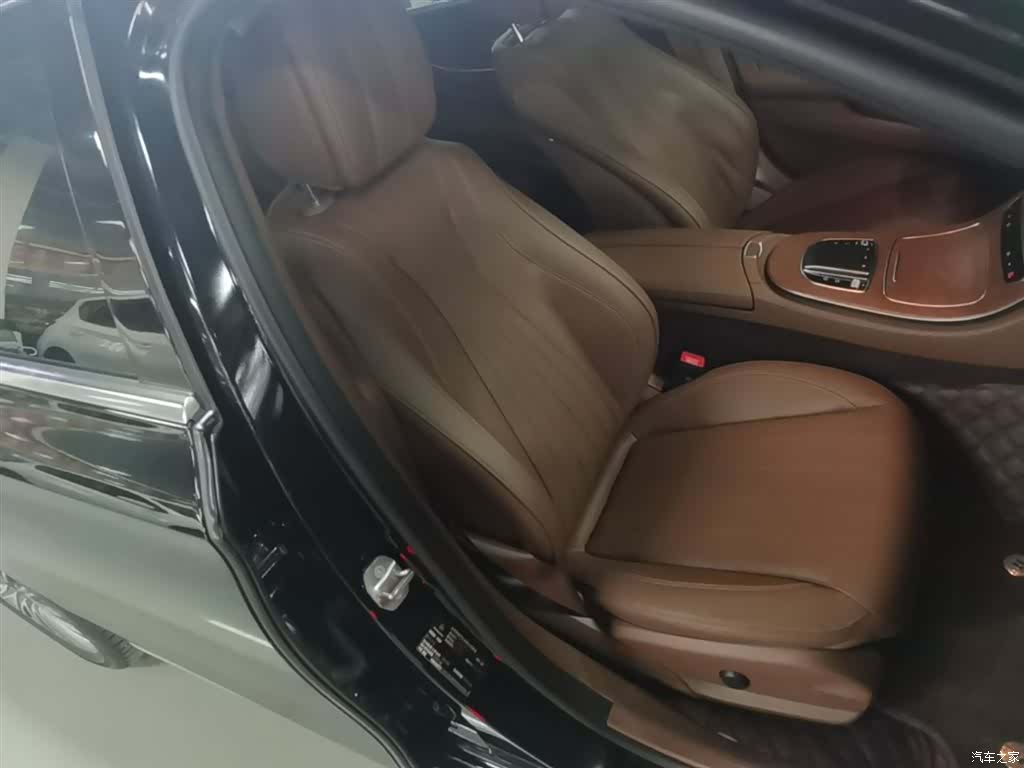 Mercedes-Benz E-Class, 2023 25