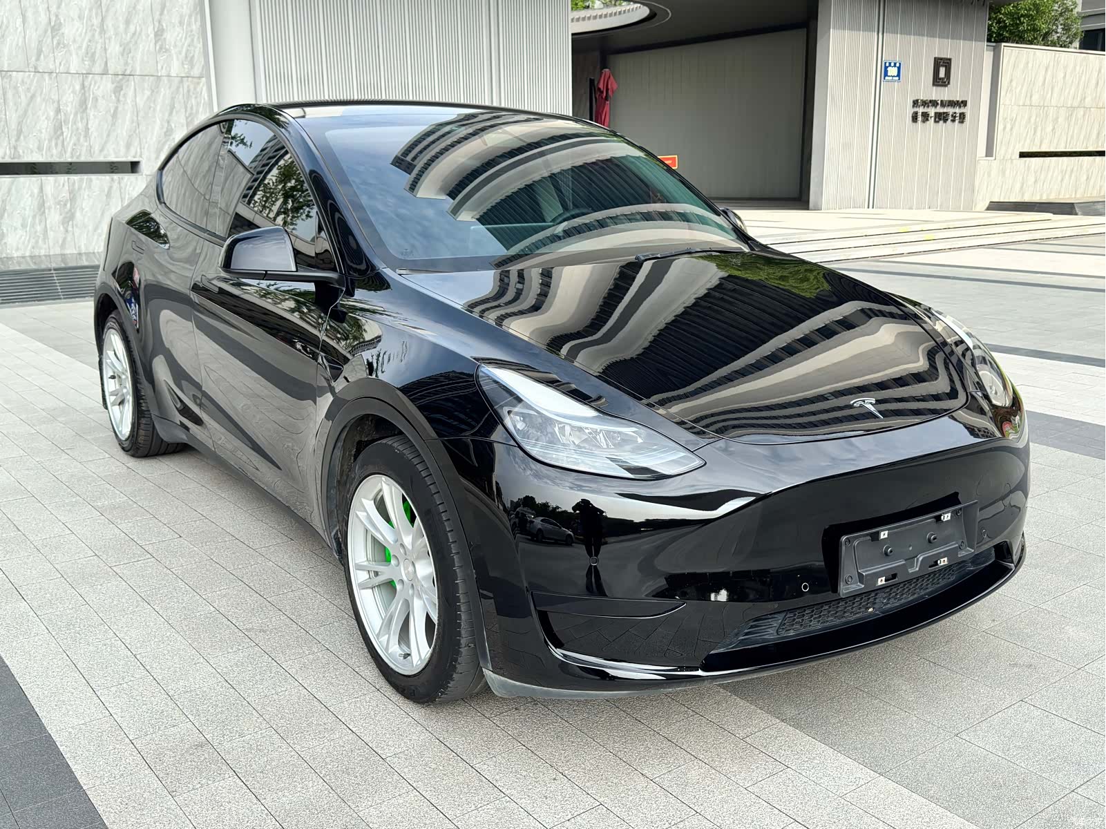 Tesla Model Y, 2022 3