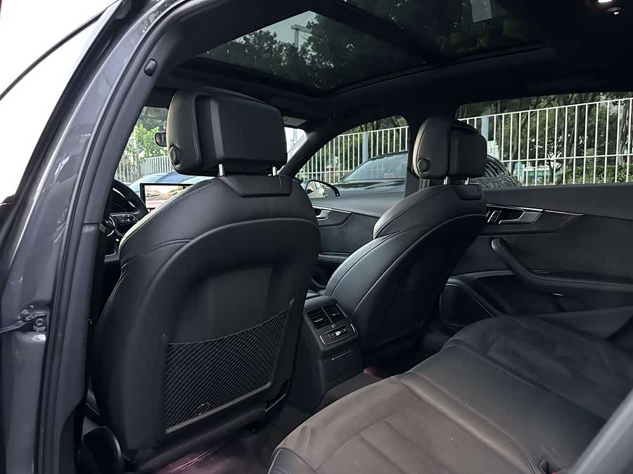 Audi A4L 2024, фото 13