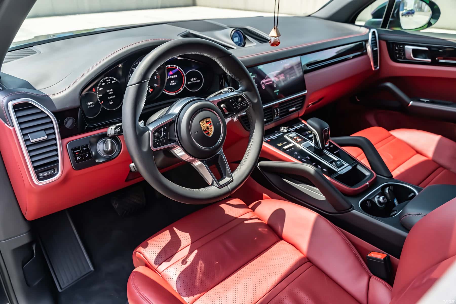 Porsche Cayenne, 2018 13