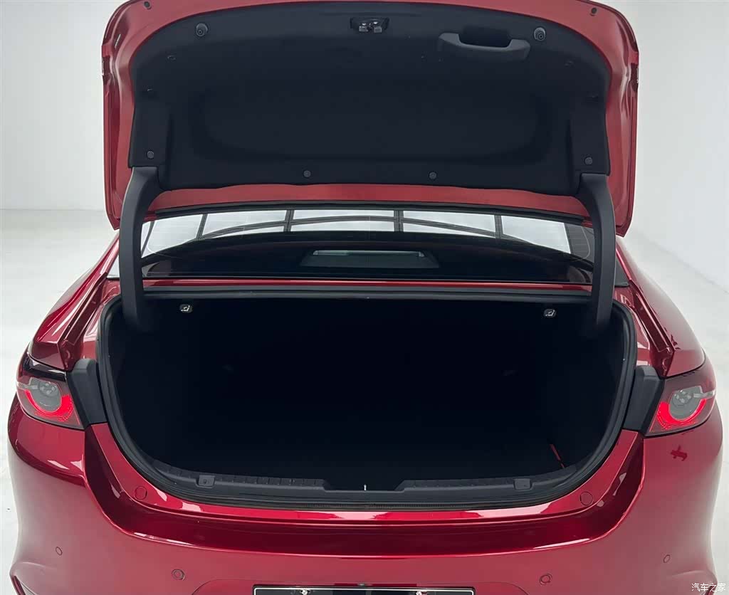 Mazda Mazda3, 2022 14