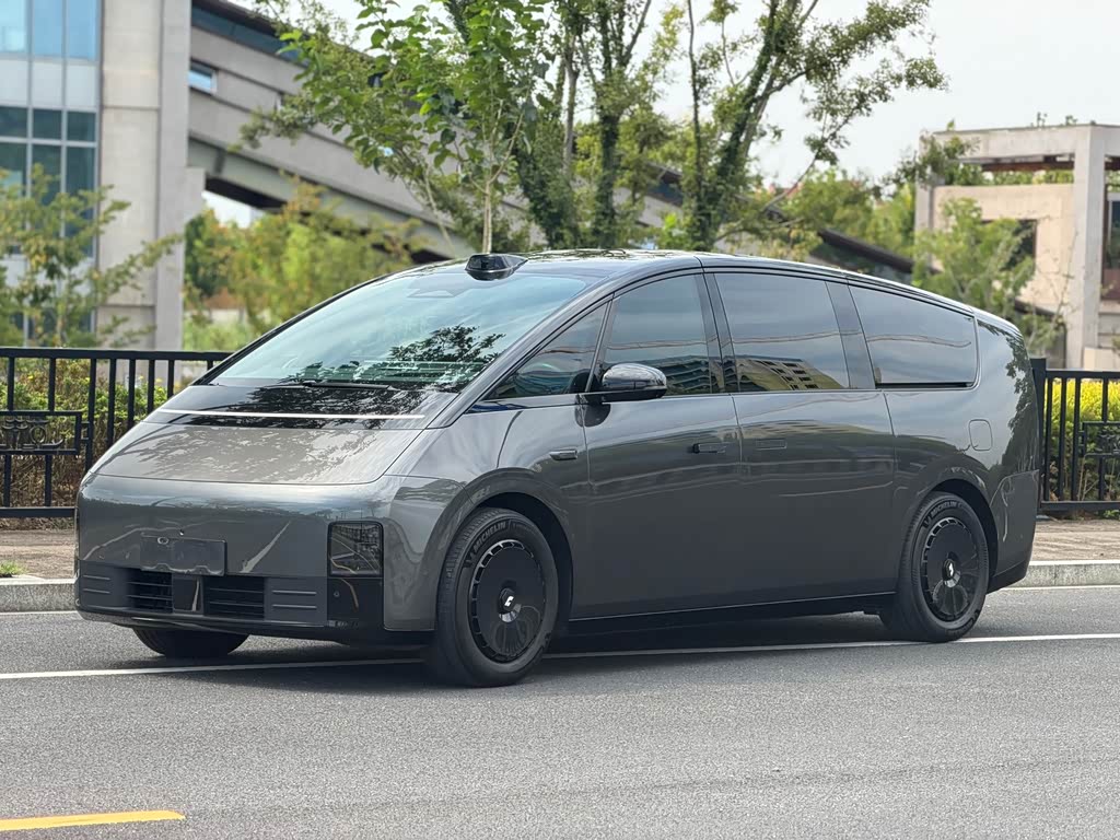 Li Auto MEGA 2024 Ultra