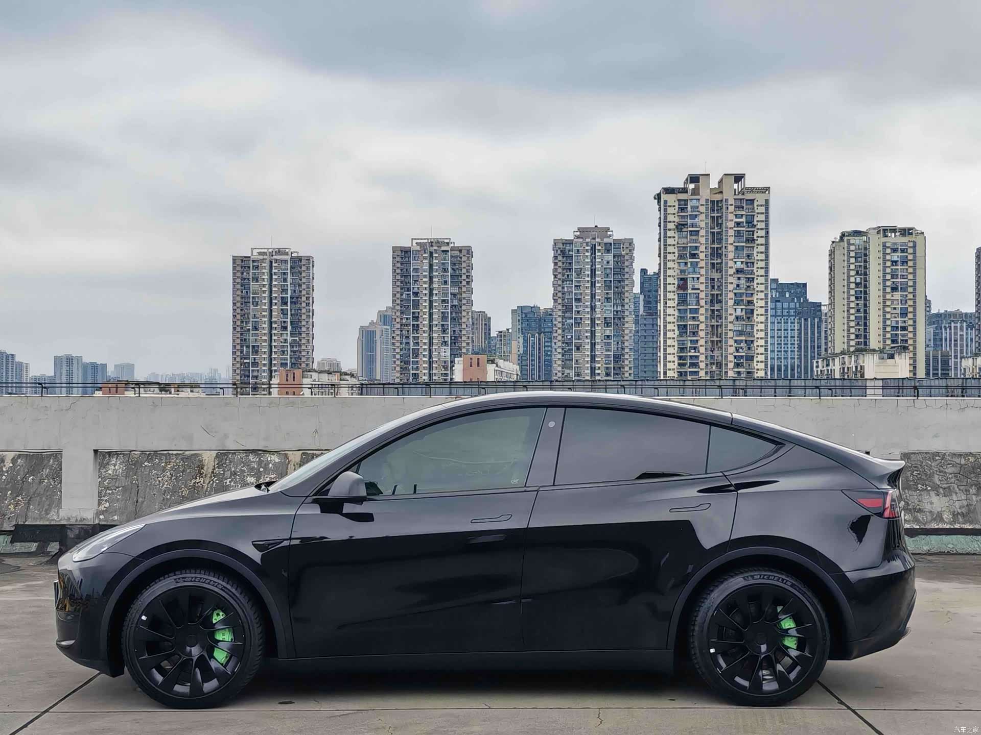 Tesla Model Y, 2022 3