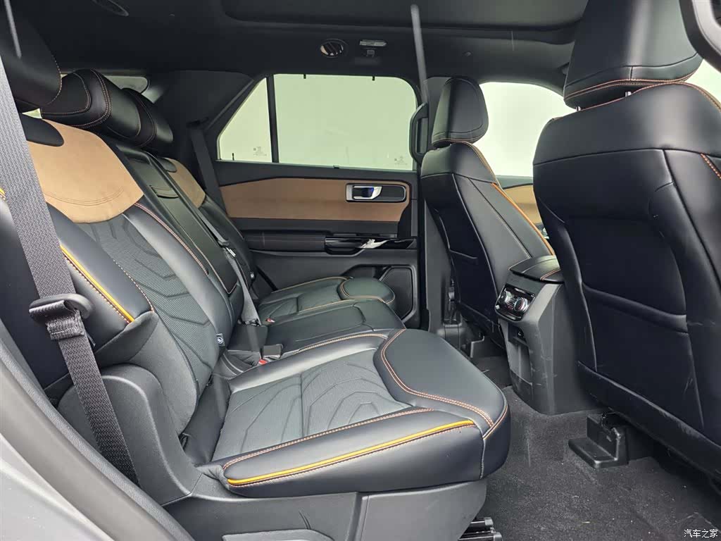 Ford Explorer, 2025 14