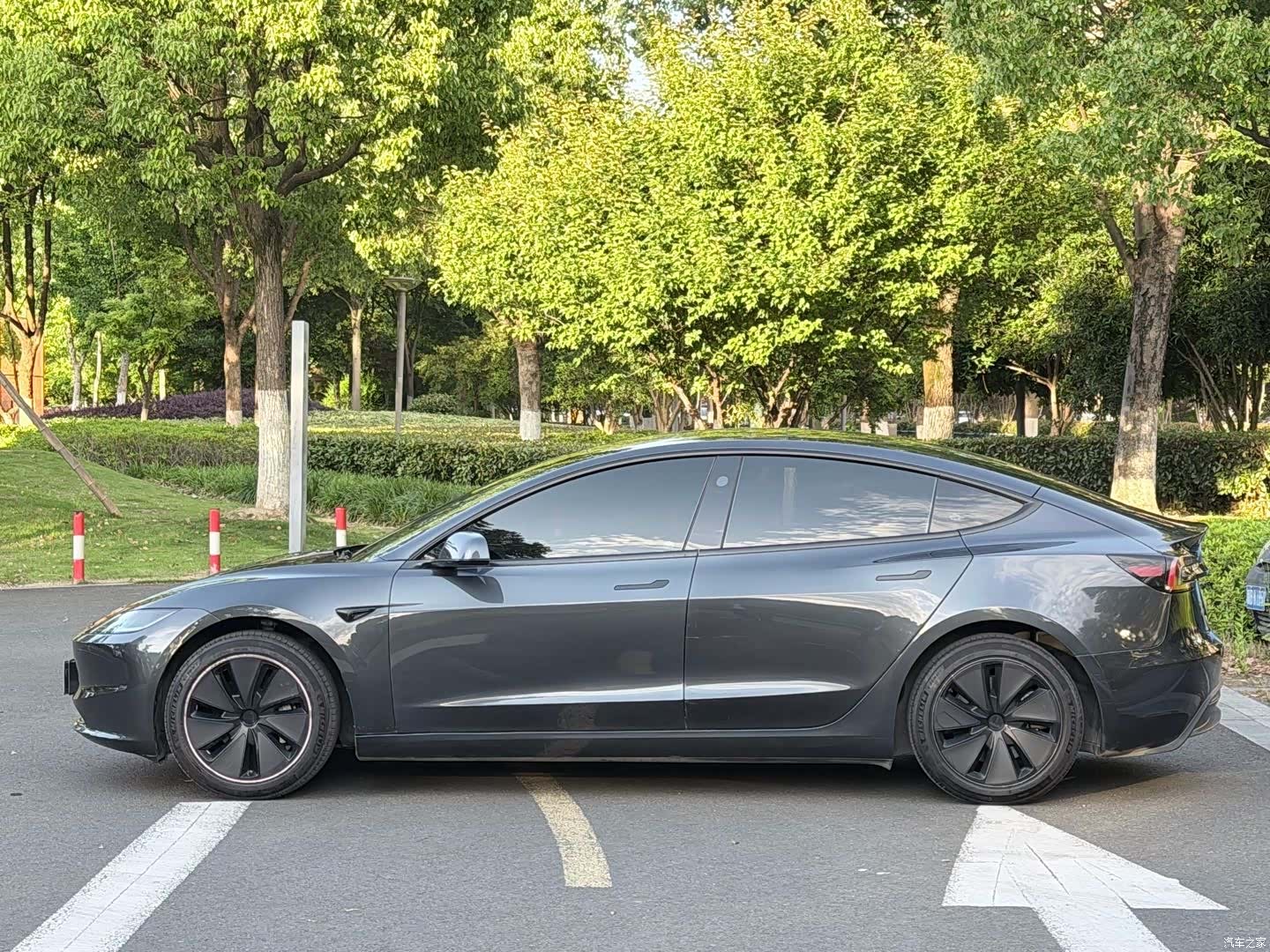 Tesla Model 3, 2025 18