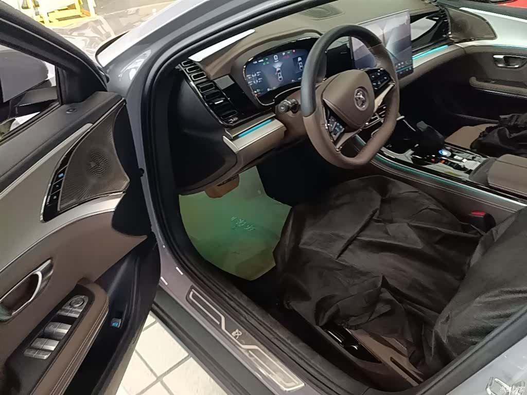 BYD Han, 2025 16