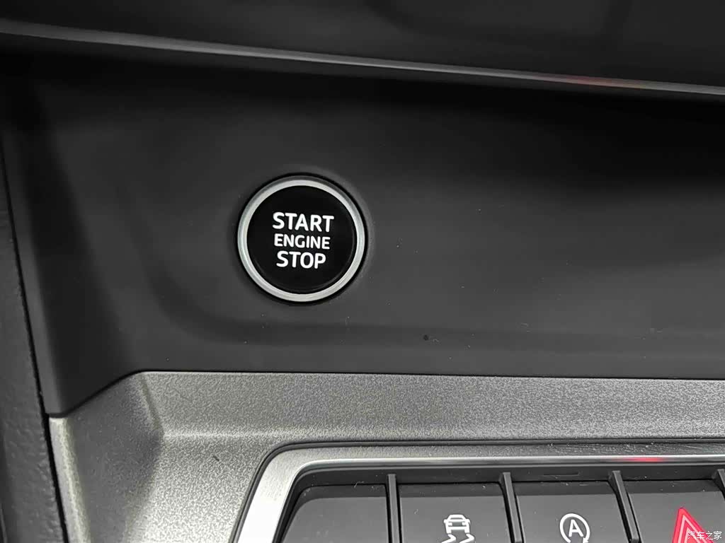 Audi Q3, 2023 4