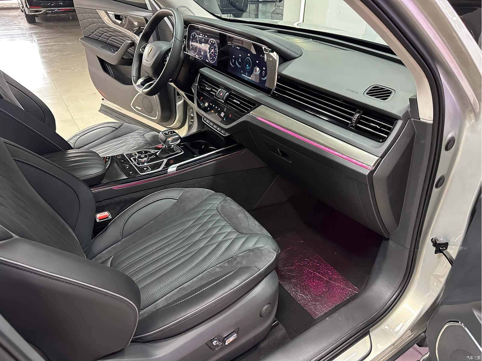Hongqi HS5, 2022 6
