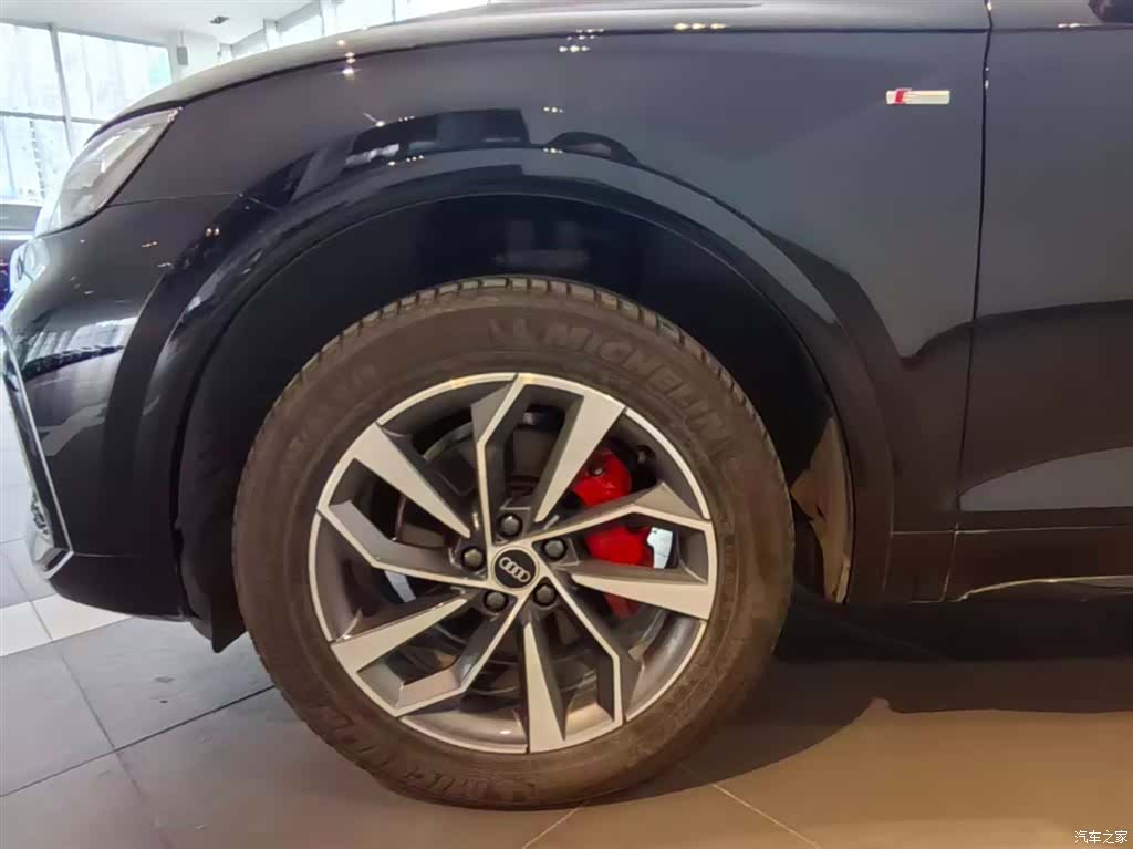 Audi Q5L, 2025 12