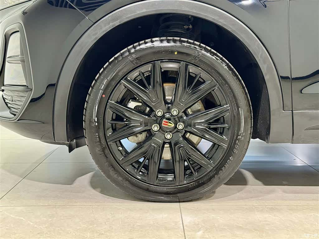 Hongqi HS5, 2024 10