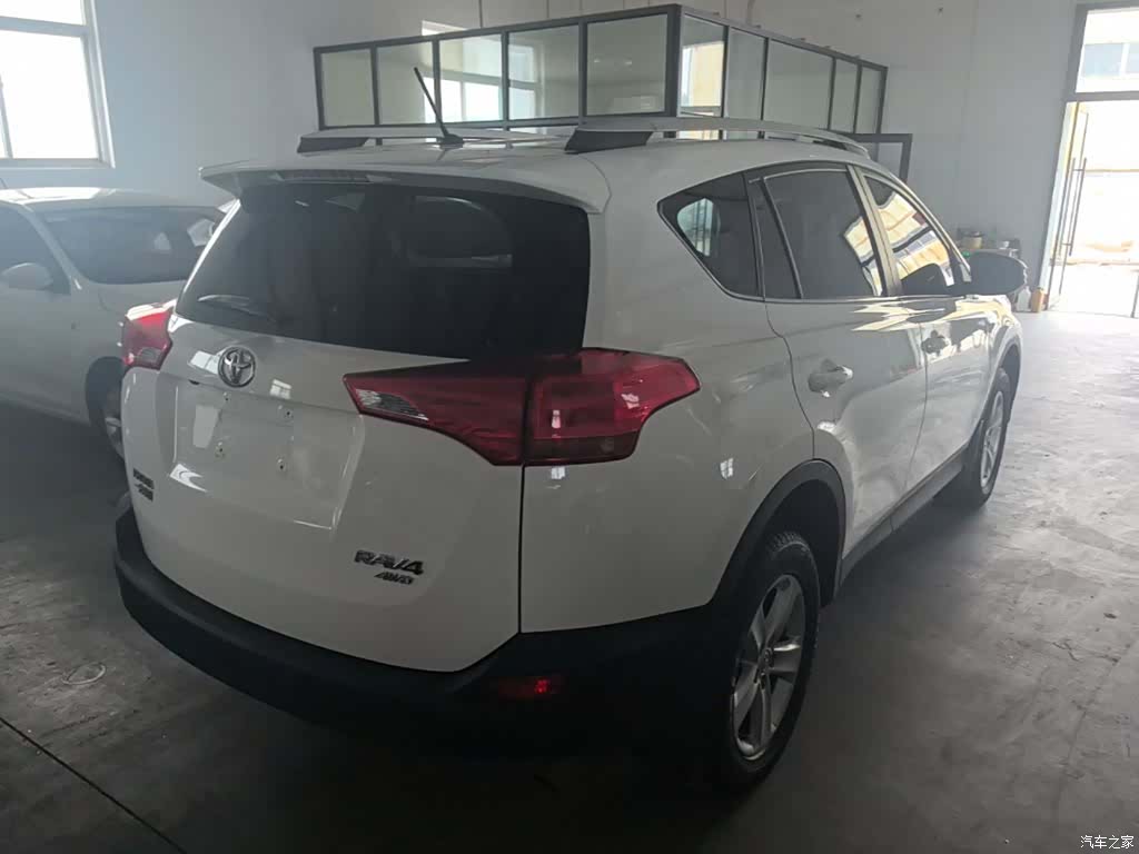 Toyota RAV4, 2014 7