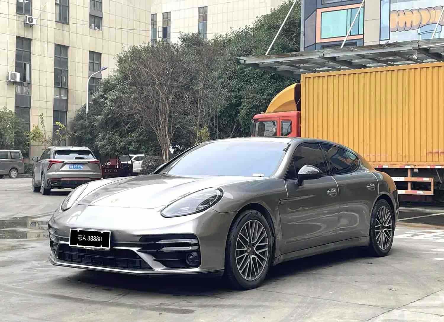 Porsche Panamera, 2016 1