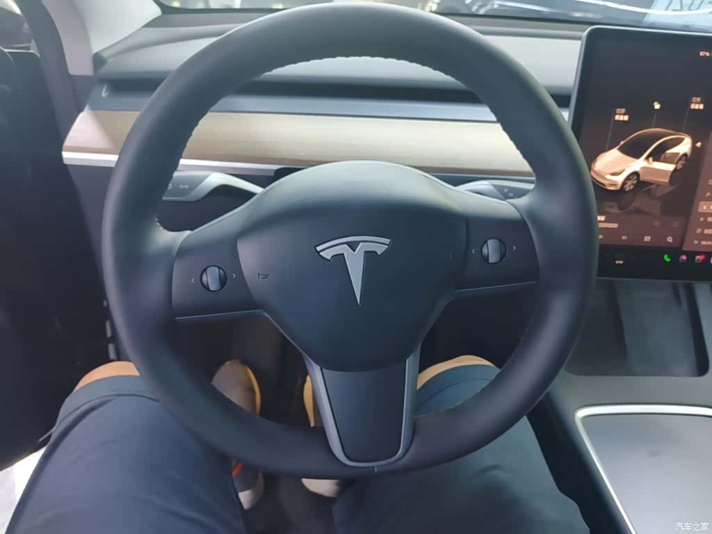 Tesla Model Y, 2023 11