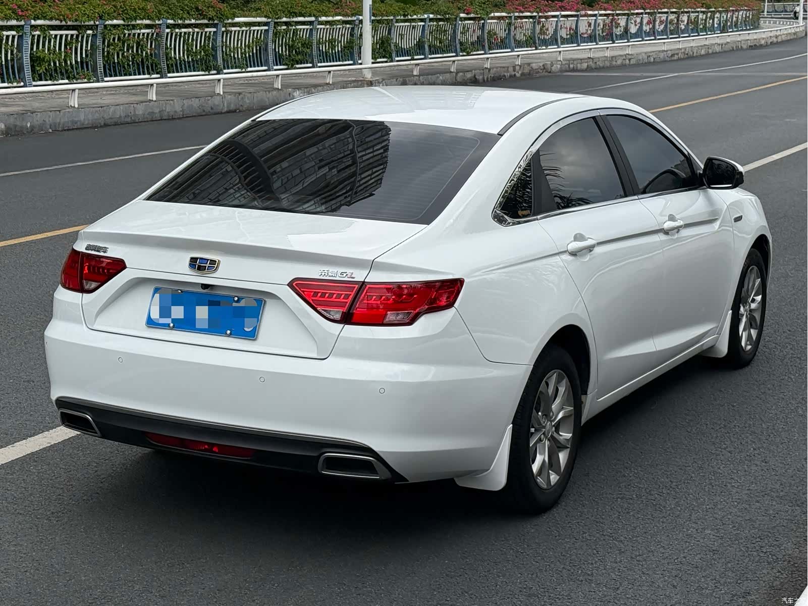 Geely Emgrand, 2017 4