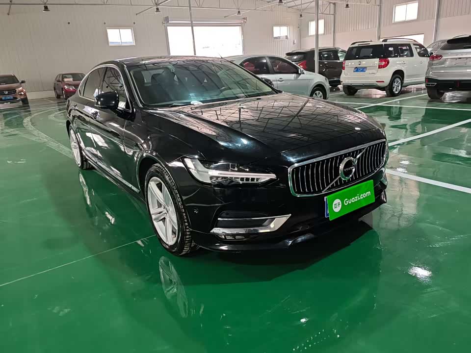 Volvo S90