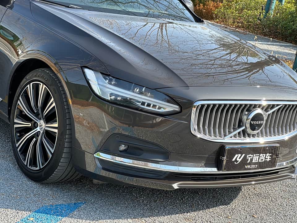 Volvo S90