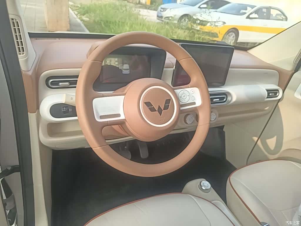 Wuling MINIEV, 2024 11