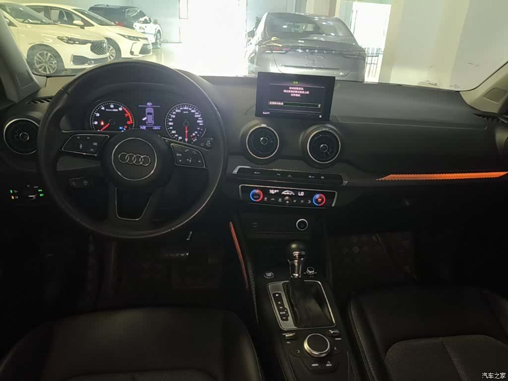 Audi Q2L, 2021 10