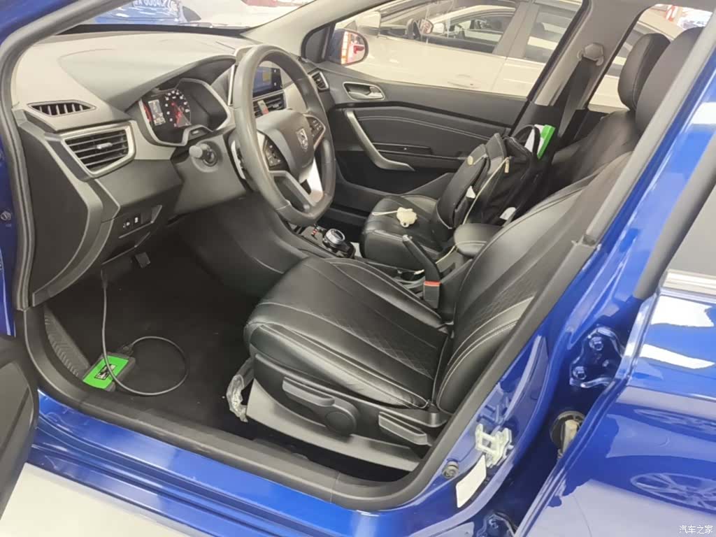 Wuling 310W, 2018 15