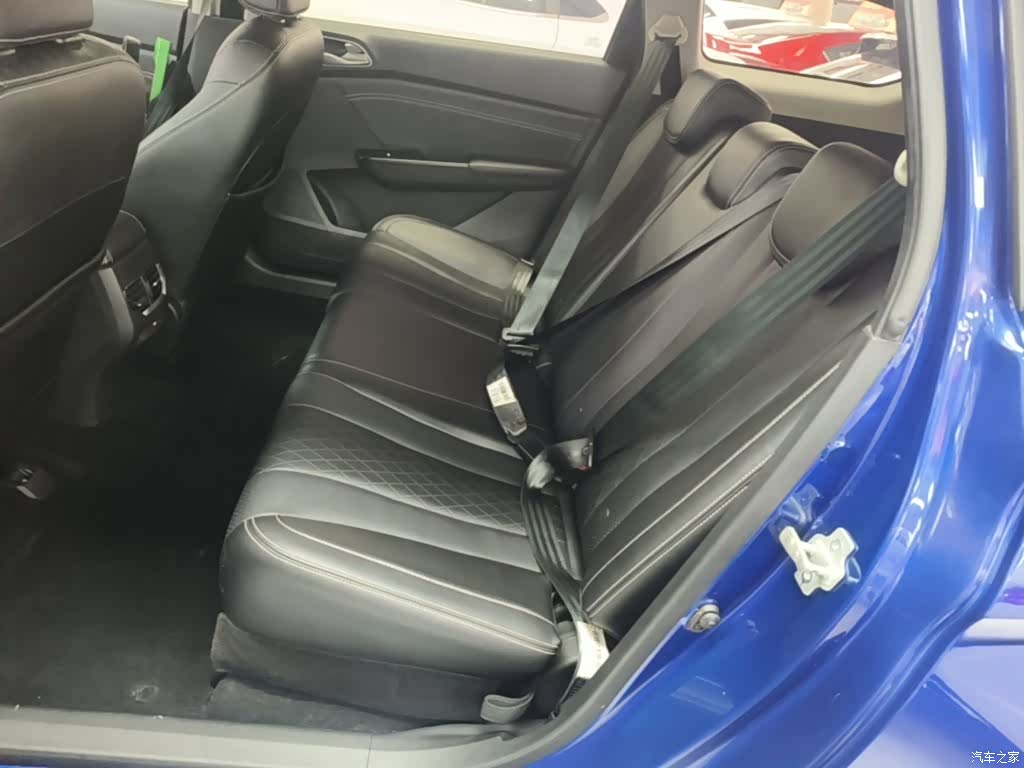 Wuling 310W, 2018 17